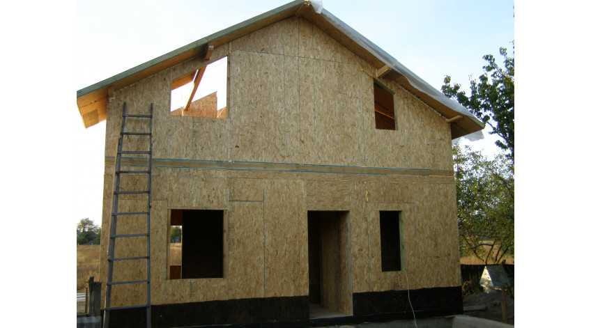 Construction of houses using Canadian technology
