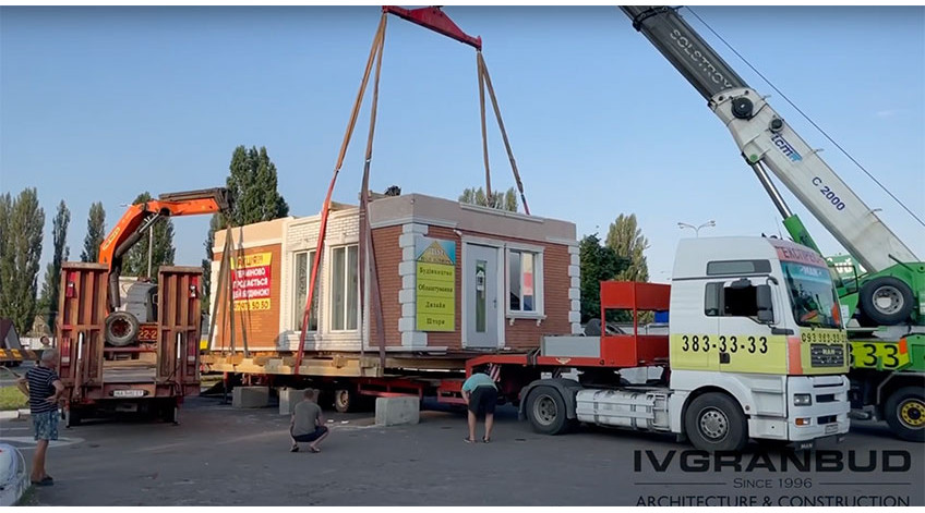 Transportation of a house made of SIP panels
